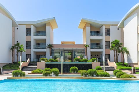 Property building, Swimming pool