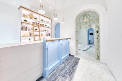 Lobby or reception, Internal: Not applicable to any particular room