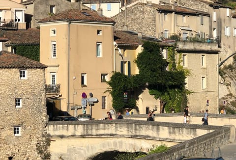 Property building, Natural landscape, Balcony/Terrace