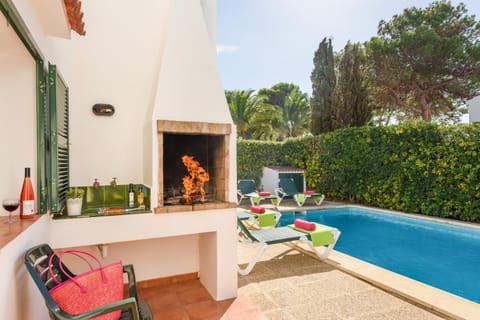 Patio, BBQ facilities, Swimming pool