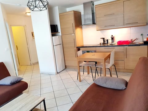 Apart 5 personnes, 1min Gare d'Annemasse, Genève 5km Apartment in Annemasse
