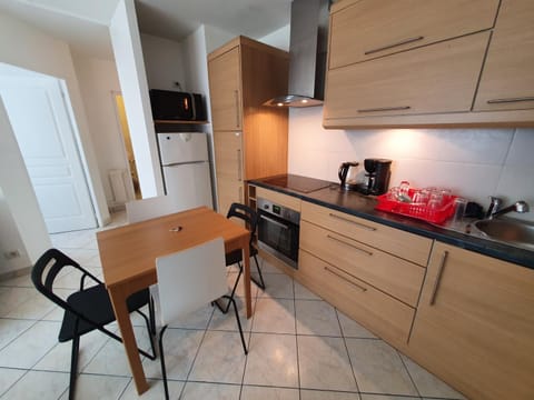 Apart 5 personnes, 1min Gare d'Annemasse, Genève 5km Apartment in Annemasse