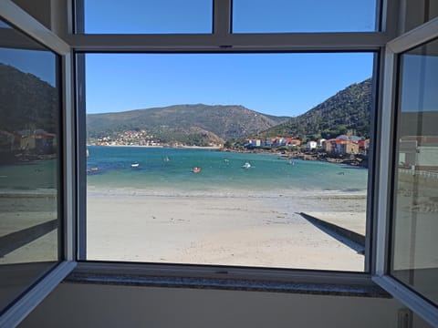 Mountain view, Sea view