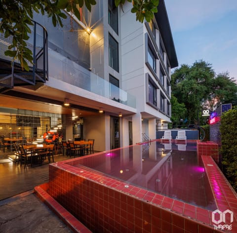 Swimming pool