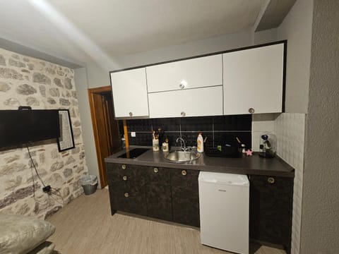 Guest House Šljuka Bed and Breakfast in Kotor