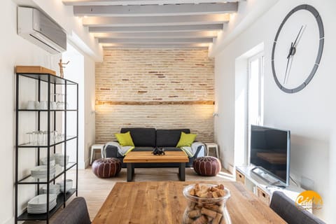 TV and multimedia, Living room, Dining area
