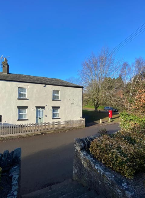 Property building, Quiet street view