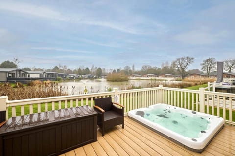 Patio, Hot Tub, Lake view, furniture