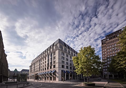 Property building, Facade/entrance