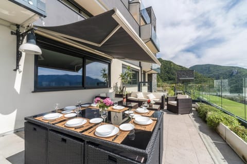 Property building, Balcony/Terrace, Living room