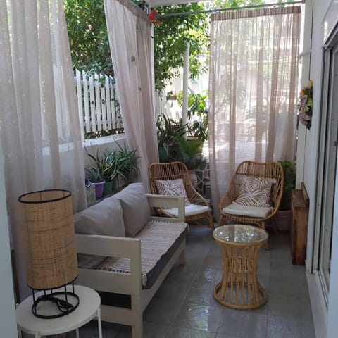 Eytyhias Yard apartments in Poros Apartment in Poros