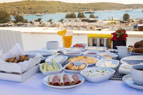 Restaurant/places to eat, Continental breakfast, Buffet breakfast