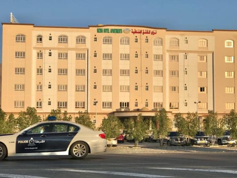Property building, Facade/entrance, View (from property/room), Parking