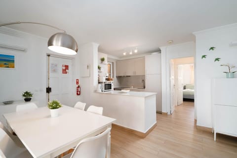 Kitchen or kitchenette, Living room, Dining area