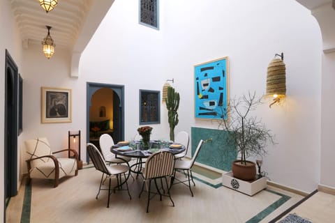 Patio, Dining area
