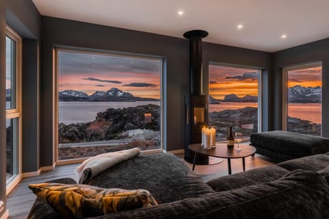 Living room, Seating area, Mountain view, Sunrise, Sunset