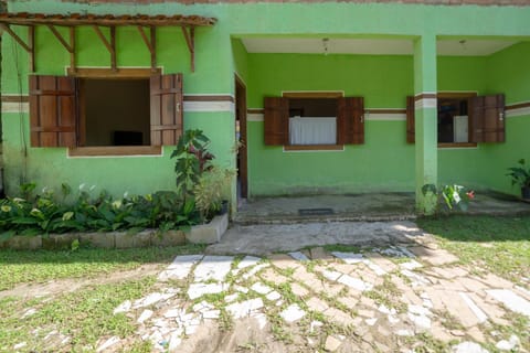 Property building, Facade/entrance, Garden, Garden view