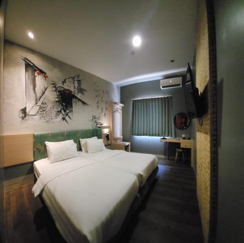 Bed, TV and multimedia, Bedroom, air conditioner