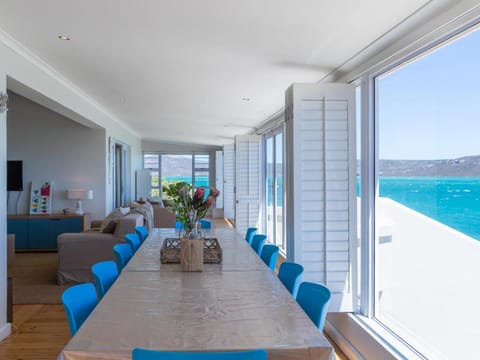 Property building, Dining area, Sea view