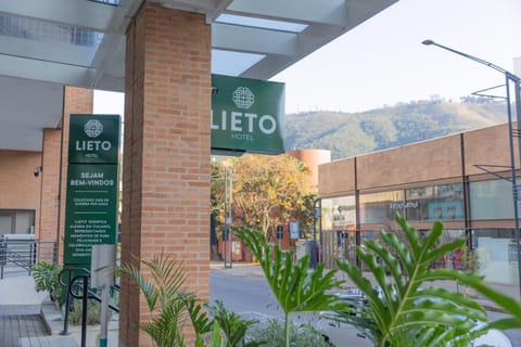 Property building, Facade/entrance