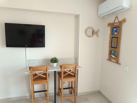 TV and multimedia, Living room, Dining area