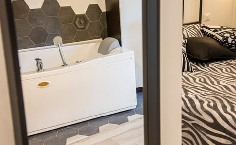 Suite Black and Wite Bed and Breakfast in Pisa