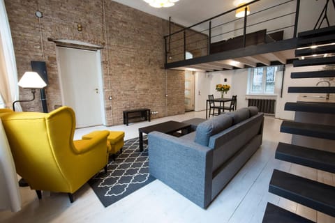 Living room, Seating area