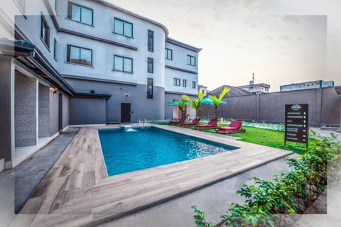Property building, Swimming pool, Swimming pool