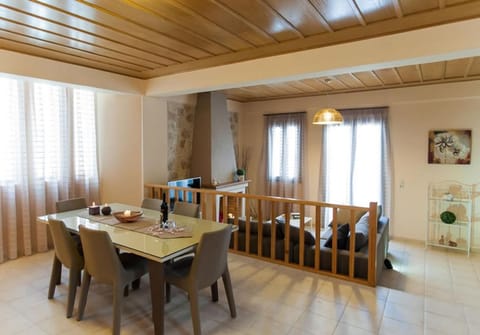 Living room, Seating area, Dining area