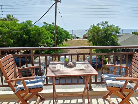 View (from property/room), Balcony/Terrace, Dining area