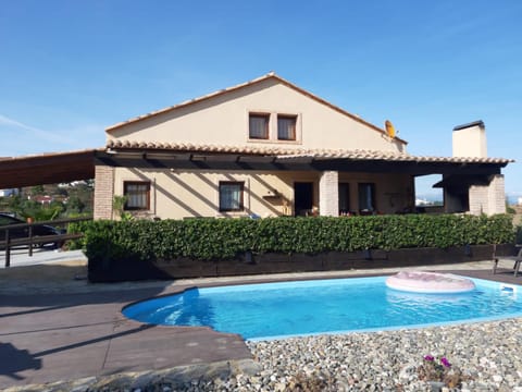 Spring, Swimming pool