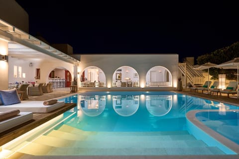 Property building, Night, Pool view, Swimming pool, sunbed