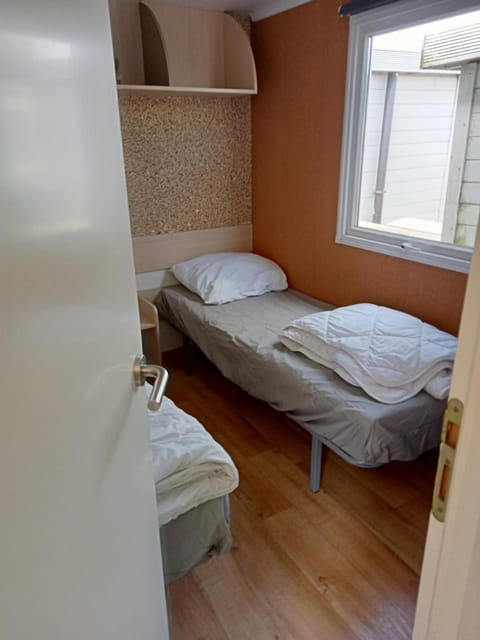 Stacaravan Bredene met tuin nr 2126 Chalet in Bredene