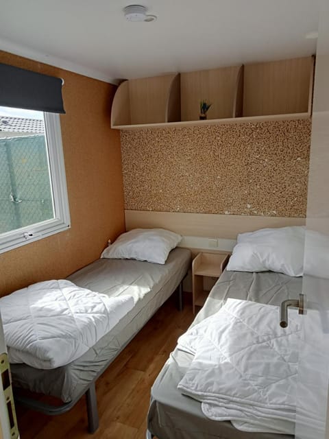 Stacaravan Bredene met tuin nr 2126 Chalet in Bredene