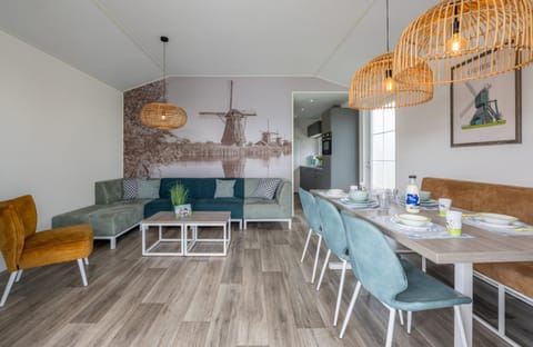 Familie Resort Molenwaard Chalet in South Holland (province)