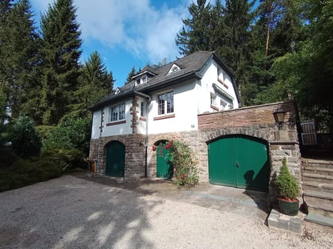 Property building, Day, Parking