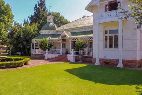 Property building, Garden, Garden view
