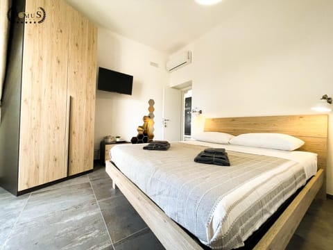 Bed, Decorative detail, Bedroom