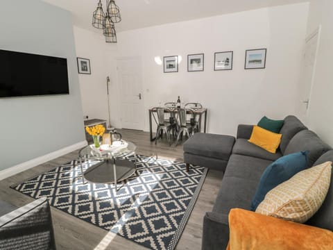 Pebble Cove House in Amble