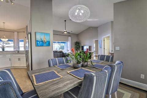 Dog-Friendly Lake Home with Dock about 25 Mi to Disney! House in Clermont