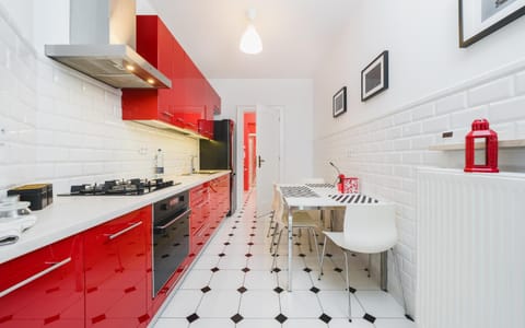 Kitchen or kitchenette, Dining area, stove