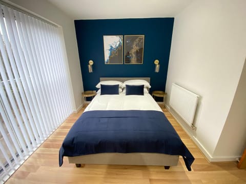 Large 5-Bed city centre townhouse with secure parking House in Salford