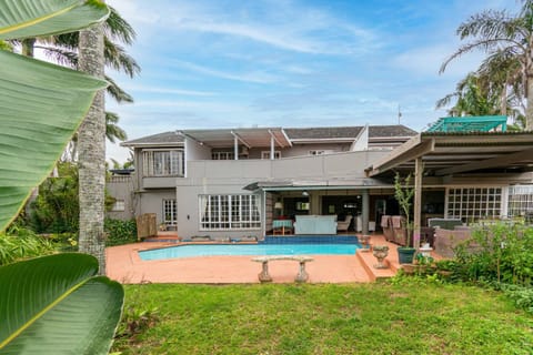 Property building, Garden, Swimming pool
