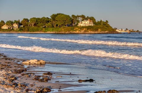 Quaint Bungalow House in Kennebunkport