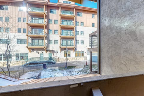 Emmons Escape & Cozy Slopeside Condo Apartment in Colorado