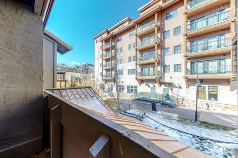 Emmons Escape & Cozy Slopeside Condo Apartment in Colorado