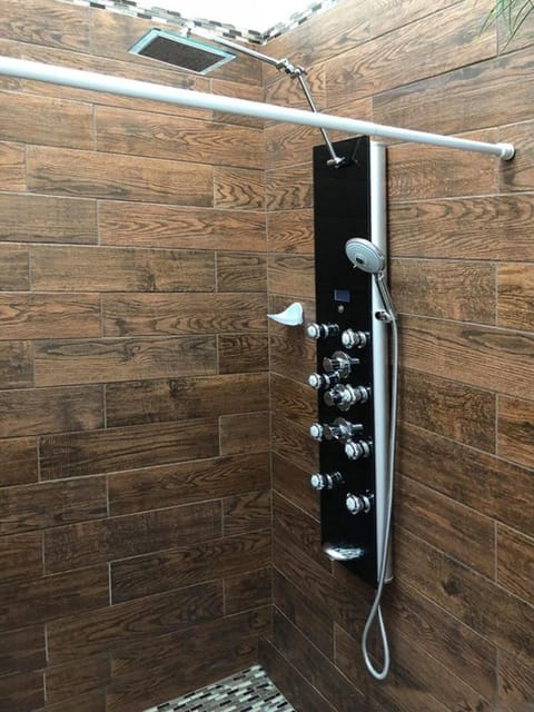 Beautiful new detached casita nestled in scenic southern CA foothills! Bed and Breakfast in Fallbrook