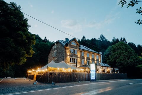 Café Coureur Houffalize Hotel in Luxembourg