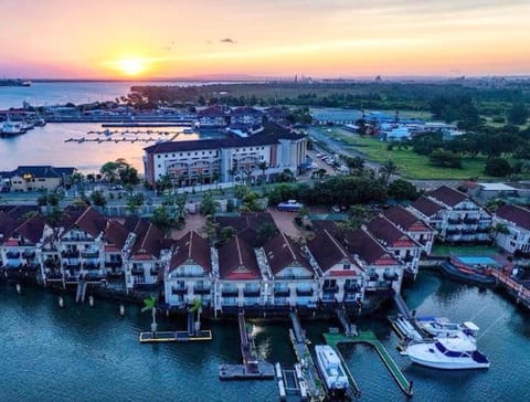 Property building, Natural landscape, Bird's eye view, Landmark view, Landmark view, Sunset