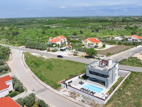 Villa Tia with heated pool & jacuzzi Villa in Šibenik-Knin County, Croatia